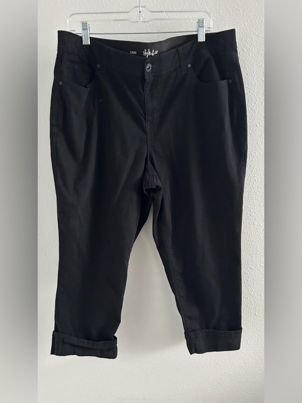 Style & Co. Black Capris with Cuffed Hem